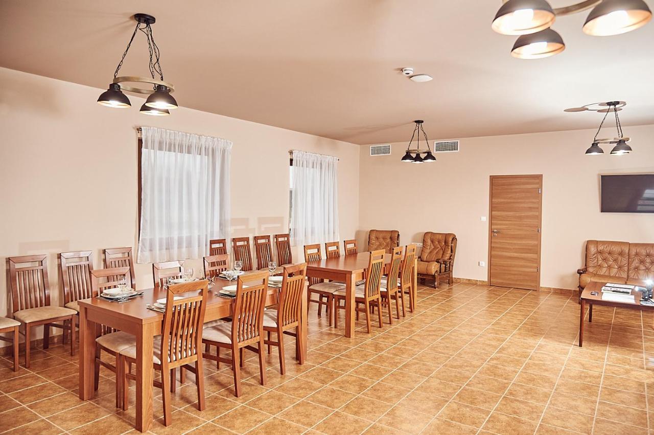 Vadvirag Vendeghaz Hotell Izsák Exteriör bild